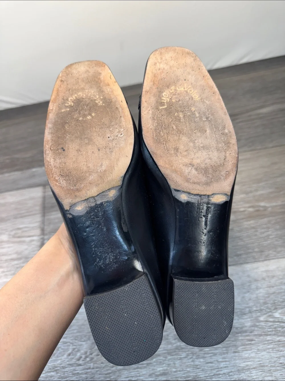 Salvatore Ferragamo Black Leather Square-Toe Pumps woman’s SZ 9 (h153)